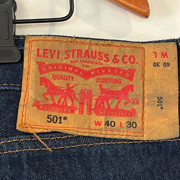 Levi's 501 Jeans Men's Size 40 Dark Wash Casual Everyday Classic 25 Inseam - Picture 4 of 6